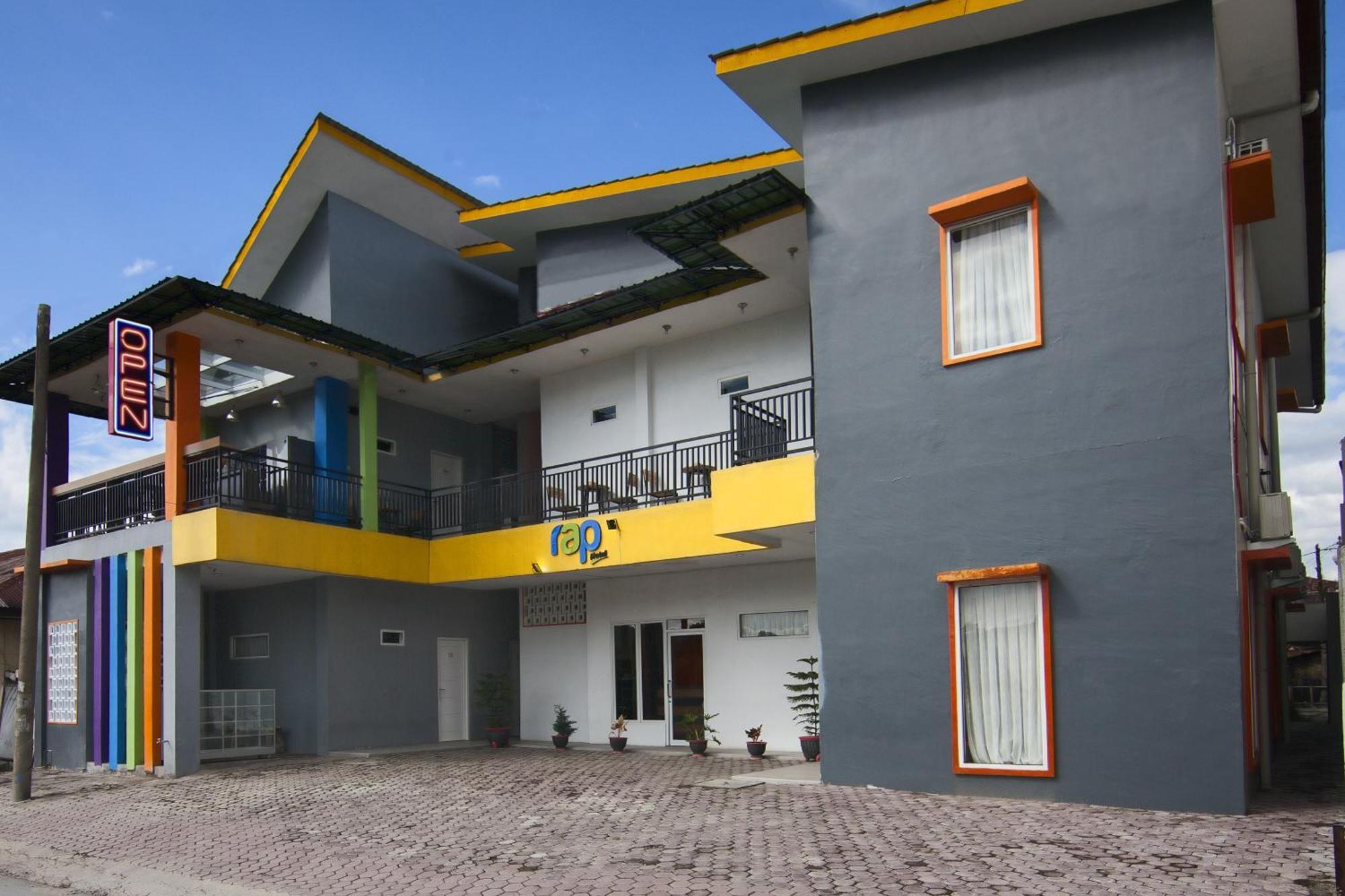 Rap Hotel Balige Exterior foto